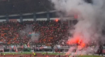 Bentrok The Jakmania vs Bobotoh, Puluhan Korban Berjatuhan